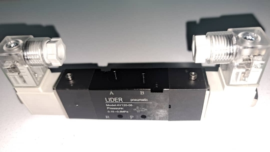 تصویر  شیر برقی دو بوبین، 24 ولت