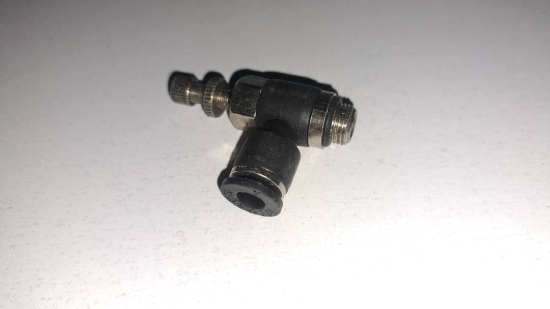 تصویر  فلوکنترل 1/8 فیتینگ 6