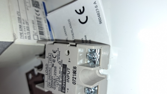 تصویر  رله دستگاه جوش برند OMRON 25A