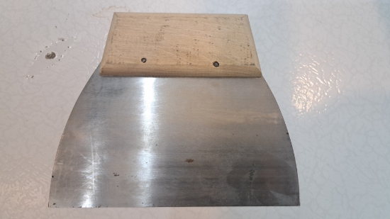 تصویر  کاردک دسته چوبی ۱۶ سانتی 